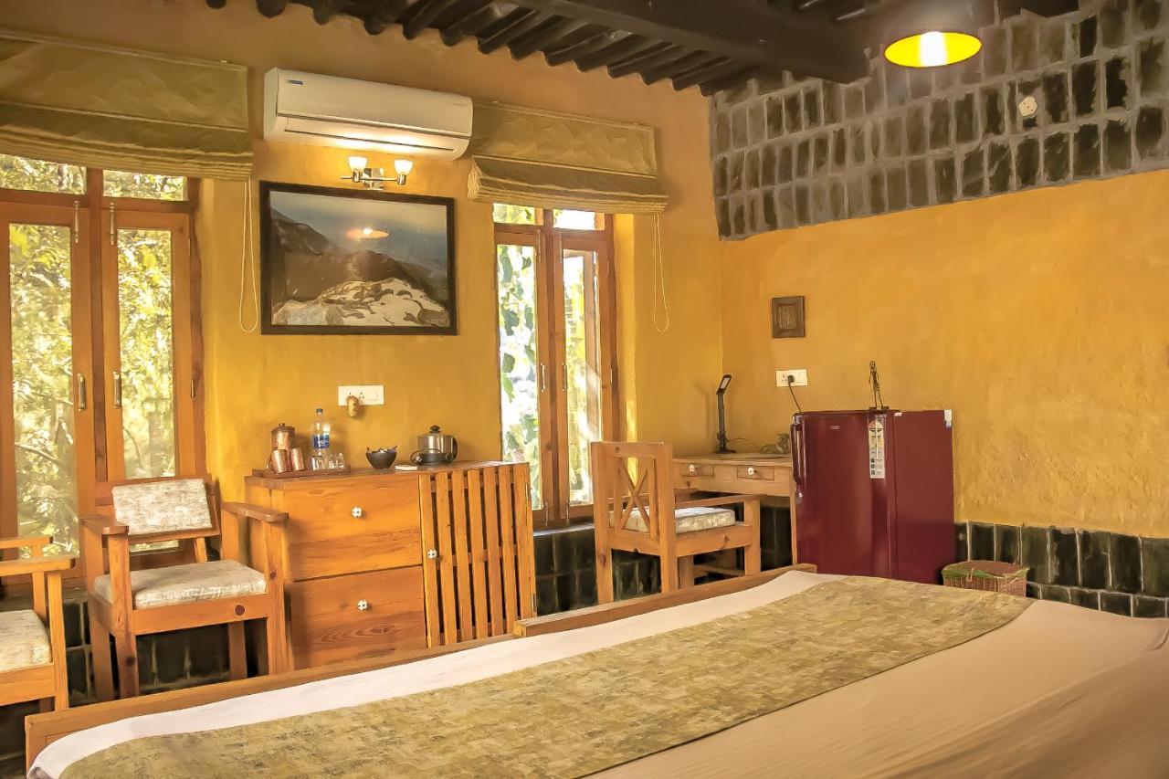 Prakriti Aalay - Riverside Mountain View Boutique Eco Resort 达兰萨拉 外观 照片