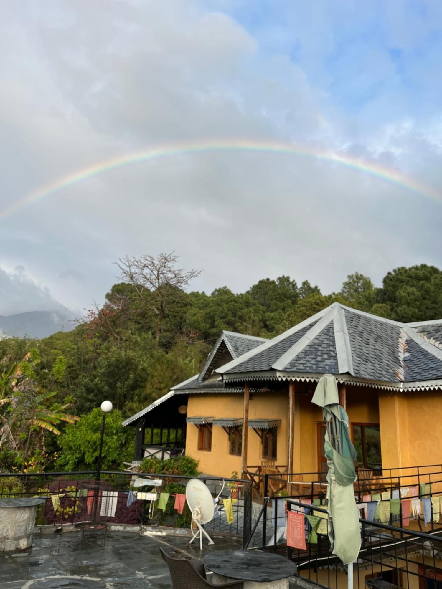 Prakriti Aalay - Riverside Mountain View Boutique Eco Resort 达兰萨拉 外观 照片
